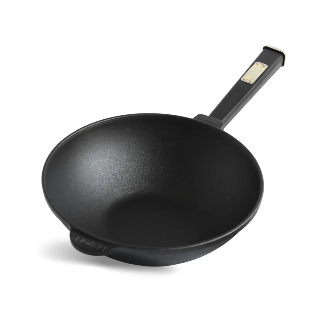 Cast Iron Wok with Wooden Handle 2.2 L
