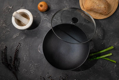 3.7 L Cast Iron Wok with Lid