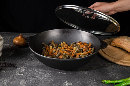 3.7 L Cast Iron Wok with Lid